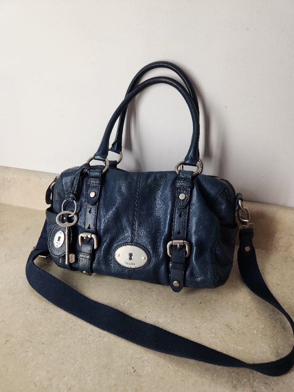 FOSSIL Vintage Maddox Satchel Bag Crossbody Blue Leather Purse Design Key Fob